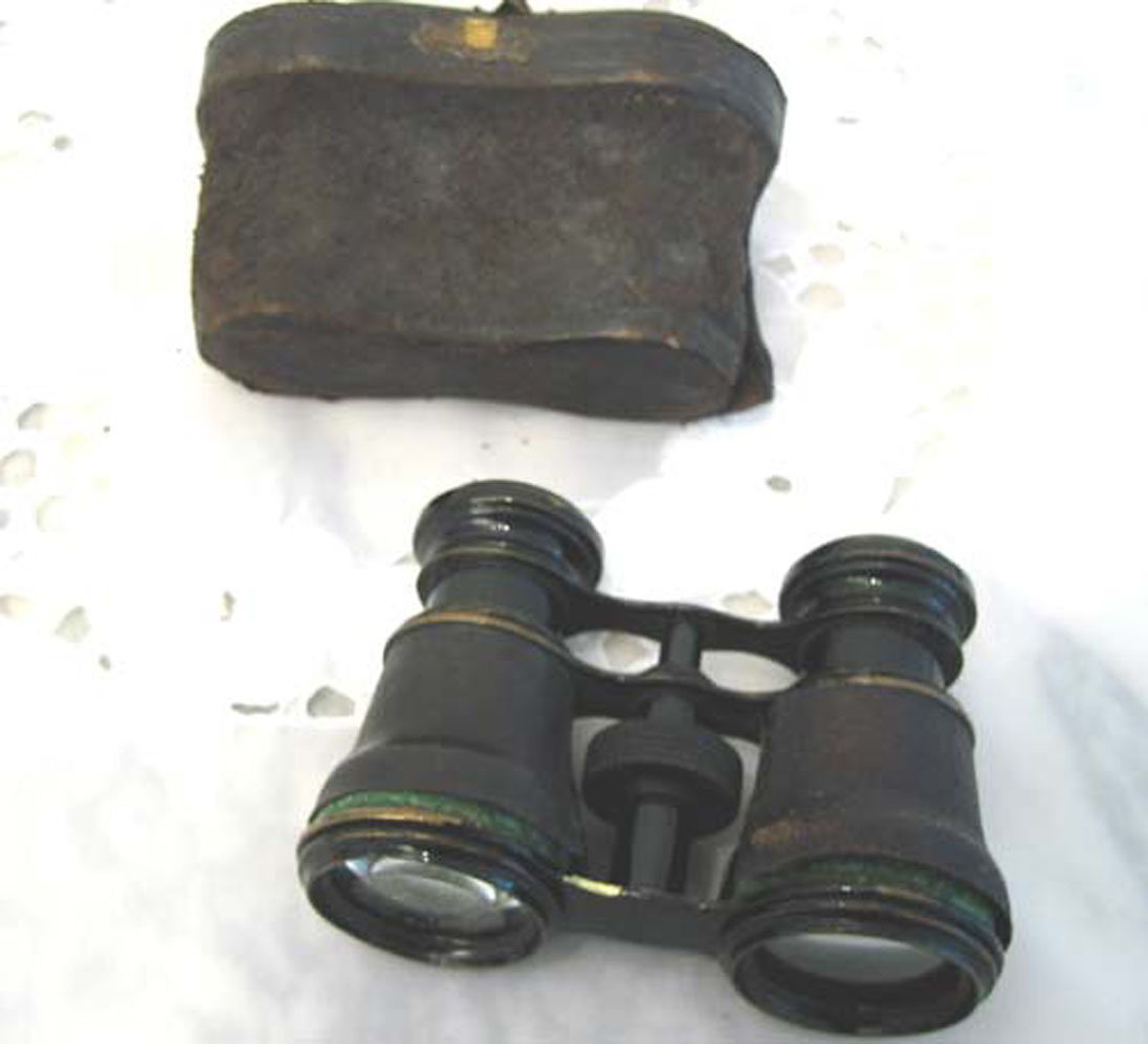 Altes Opernglas