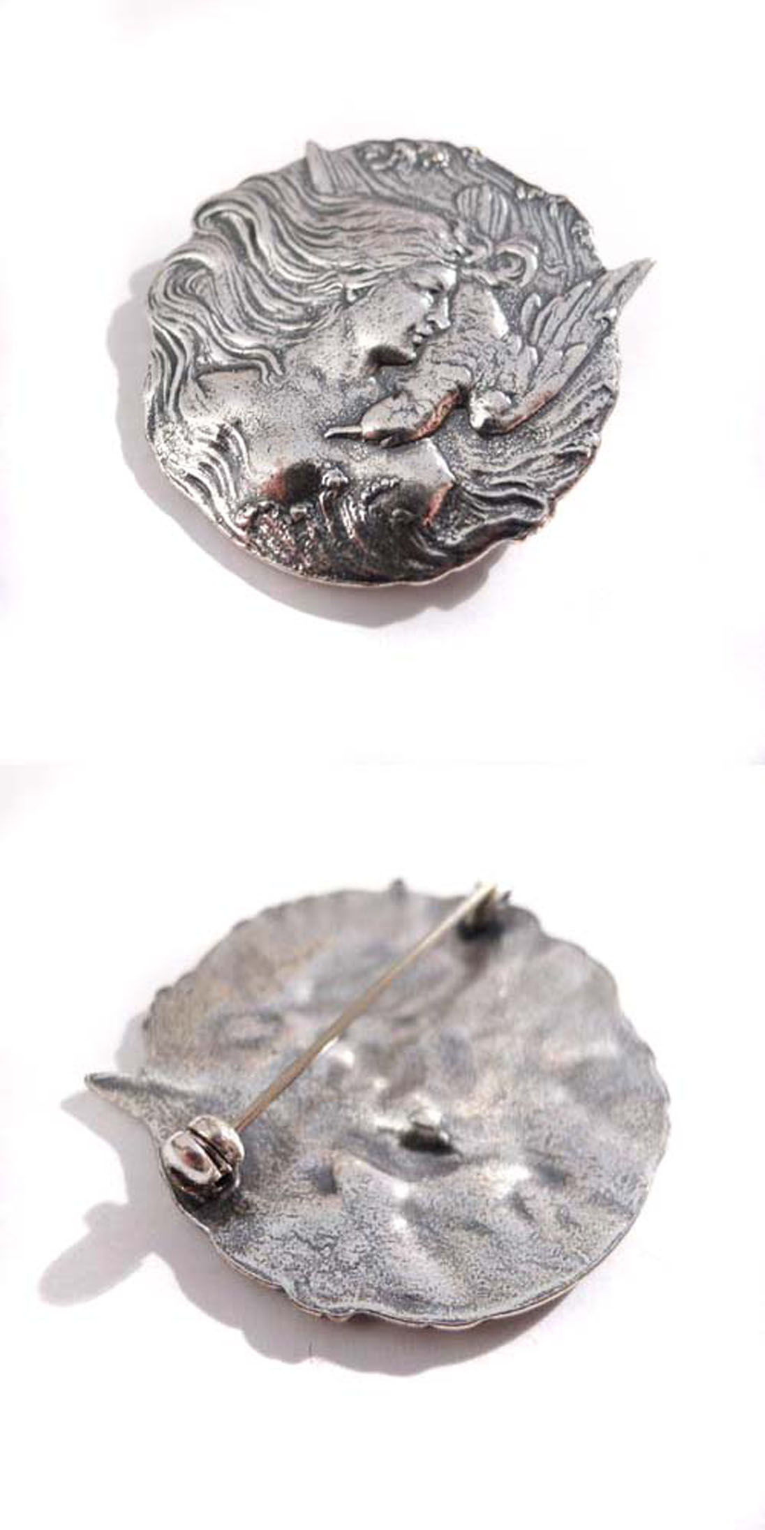 Alte Brosche Metall, Frau mit Vogel