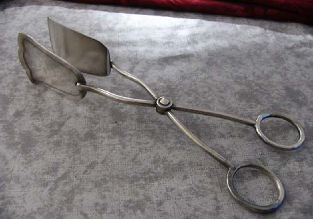 Art Deco Gebäckzange versilbert