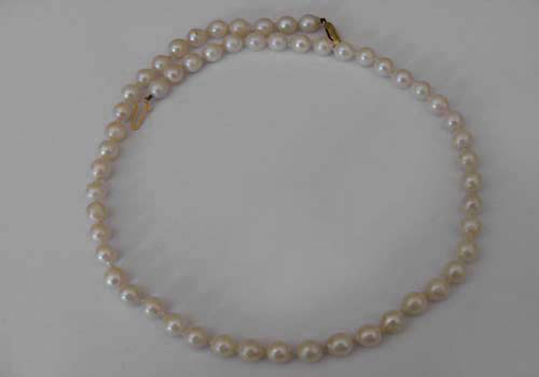 Perlenkette mit 18 K Gold Verschluss