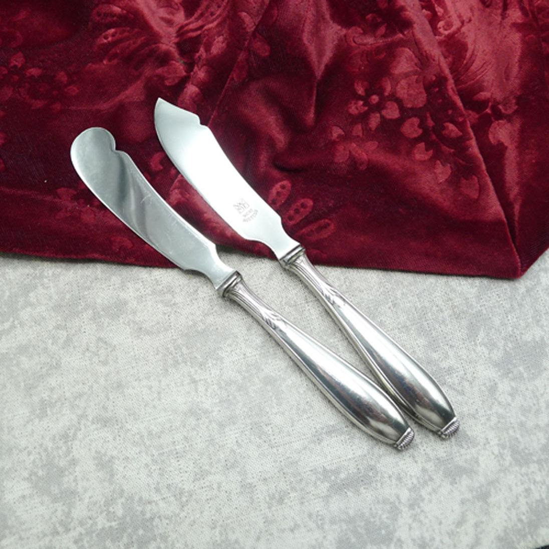 WMF 1400 Lilie Butter- und Käsemesser Heftgriffe 90 versilbert