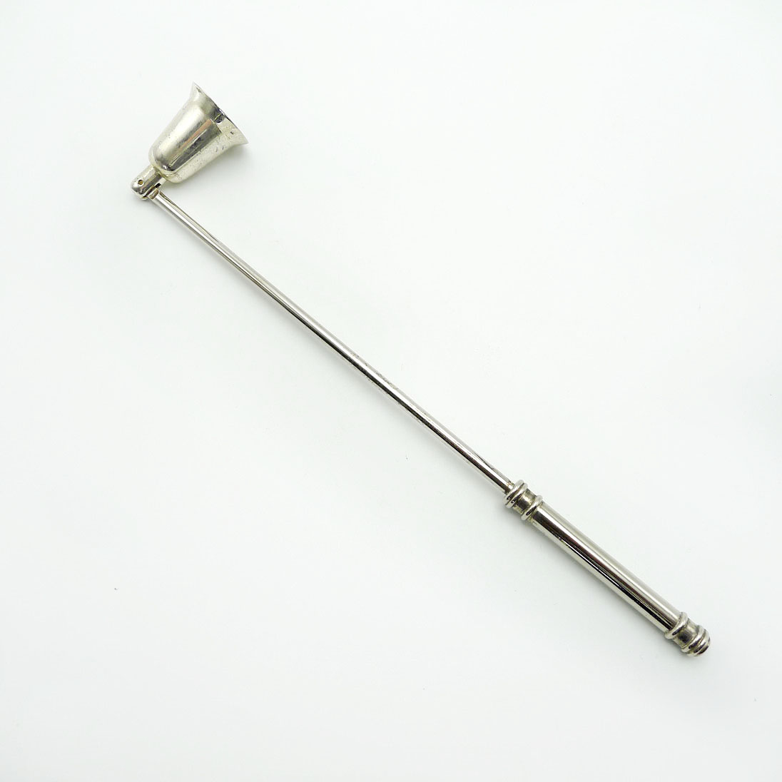 Eleganter Kerzenlöscher / Dochtlöscher, versilbert