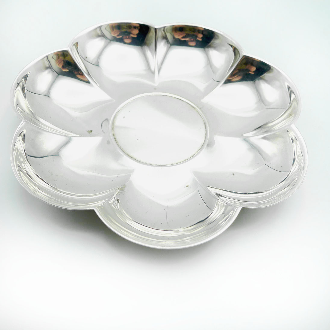 Schälchen in Blütenform versilbert