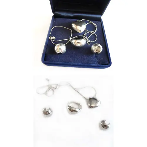 Modernes Set Herz, Kette, Ring und Creolen 925 Silber Modernes Set Herz, Kette, Ring und Creolen 925 Silber