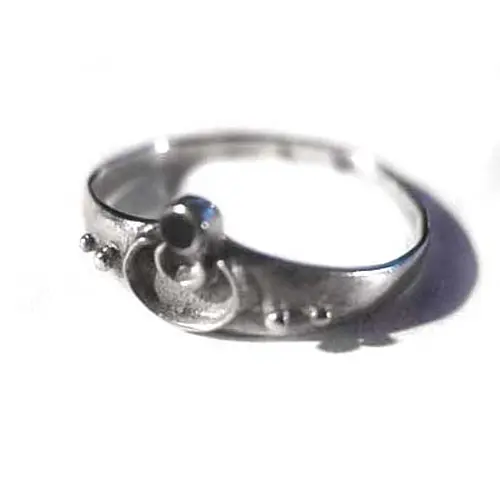 Ring 925 Silber mit kleinem dunklen Stein