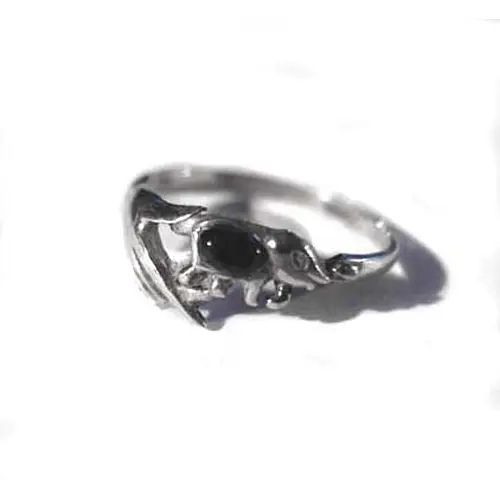 Ring 925 Silber mit stilisierter Hand und dunklem Stein Ring 925 Silber mit stilisierter Hand und dunklem Stein