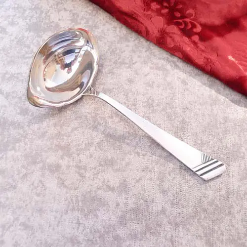 OKA 129 Art Deco Saucenkelle 90 versilbert OKA 129 Art Deco Saucenkelle 90 versilbert