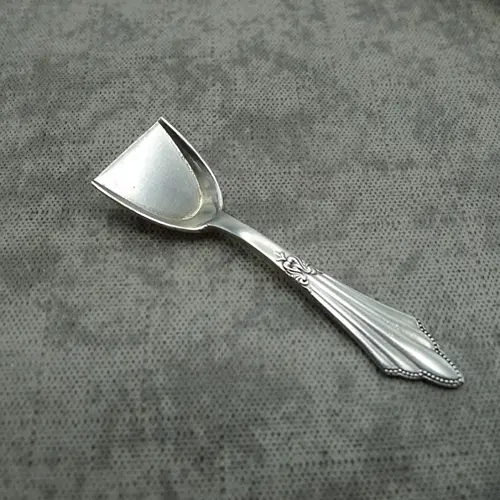 WMF 900 Fächer kleiner Salzlöffel 6cm 90 versilbert WMF 900 Fächer kleiner Salzlöffel 6cm 90 versilbert