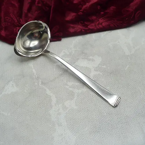 OKA 131 Art Deco Saucenkelle 90 versilbert OKA 131 Art Deco Saucenkelle 90 versilbert