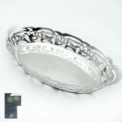 WMF Jugendstil-Schale mit durchbrochenem Liliendekor, Versilbert, um 1903-1910 WMF Jugendstil-Schale mit durchbrochenem Liliendekor, Versilbert, um 1903-1910