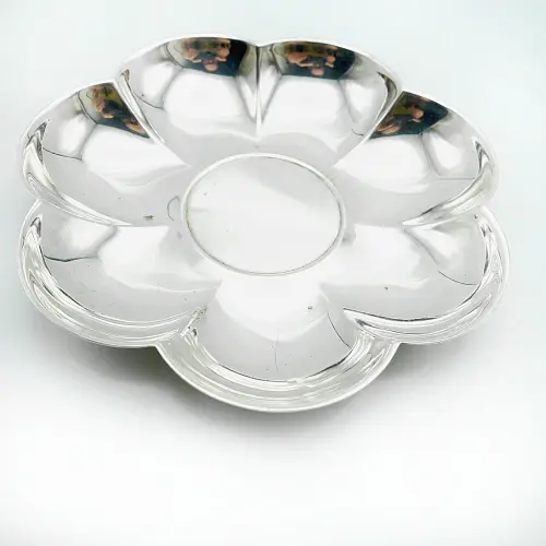 Schälchen in Blütenform versilbert