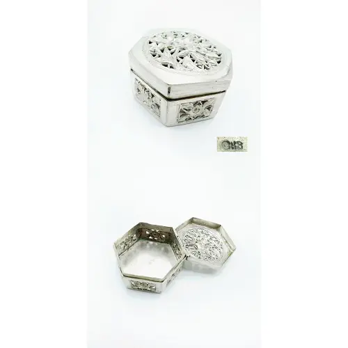 Pillendöschen durchbrochen alt Silber / versilbert