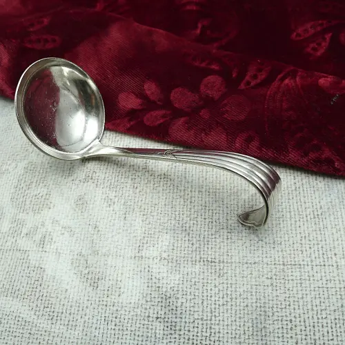 WMF 900 Fächer kleine Rahmkelle gebogen 90 versilbert