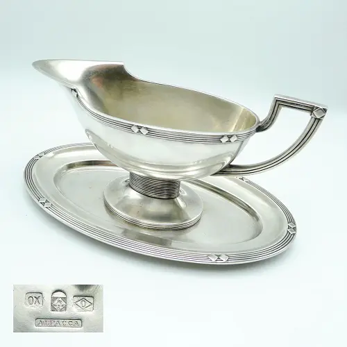 WMF Sauciere auf festem Unterteller – Versilbert, Art Déco (24,6 cm)